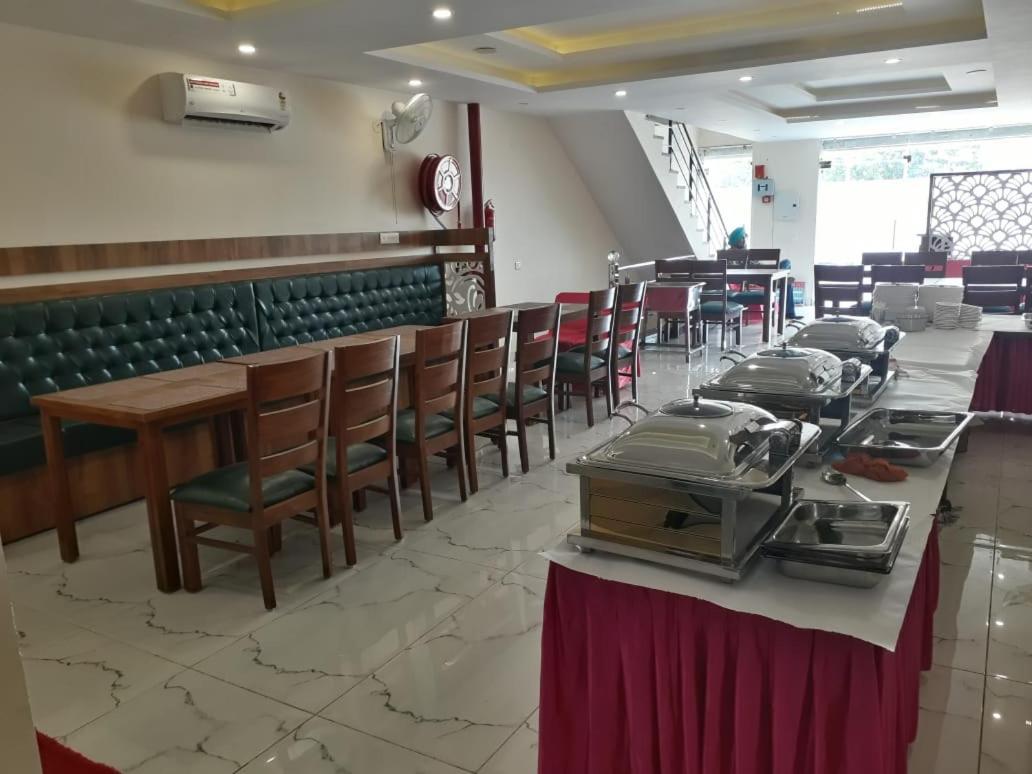 Hotel Wisteria -Main Highway Hotel Zirakpur Exterior foto